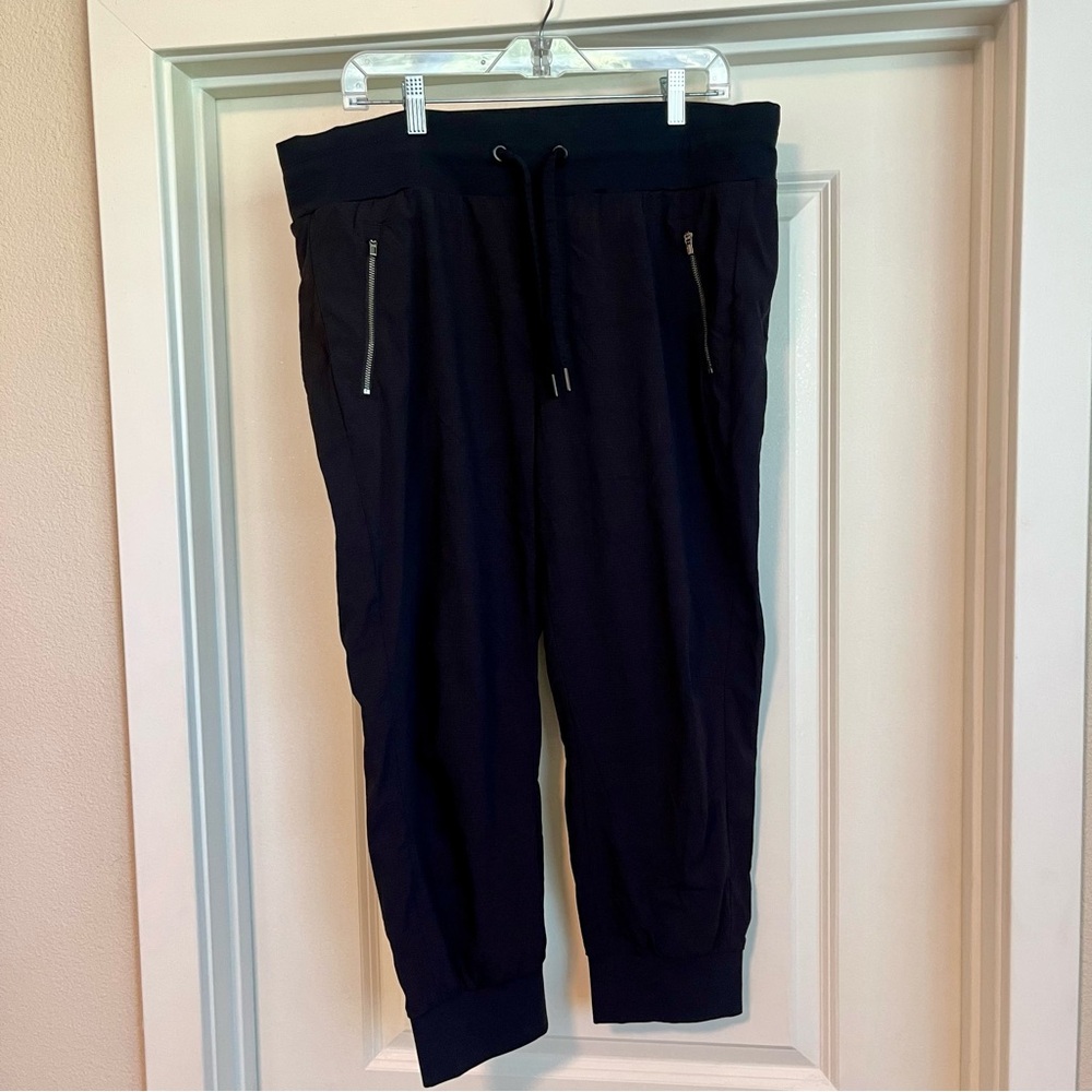 Athleta Trekkie North Crop Jogger 16 Ripstop Hiking Travel Athleisure Pants